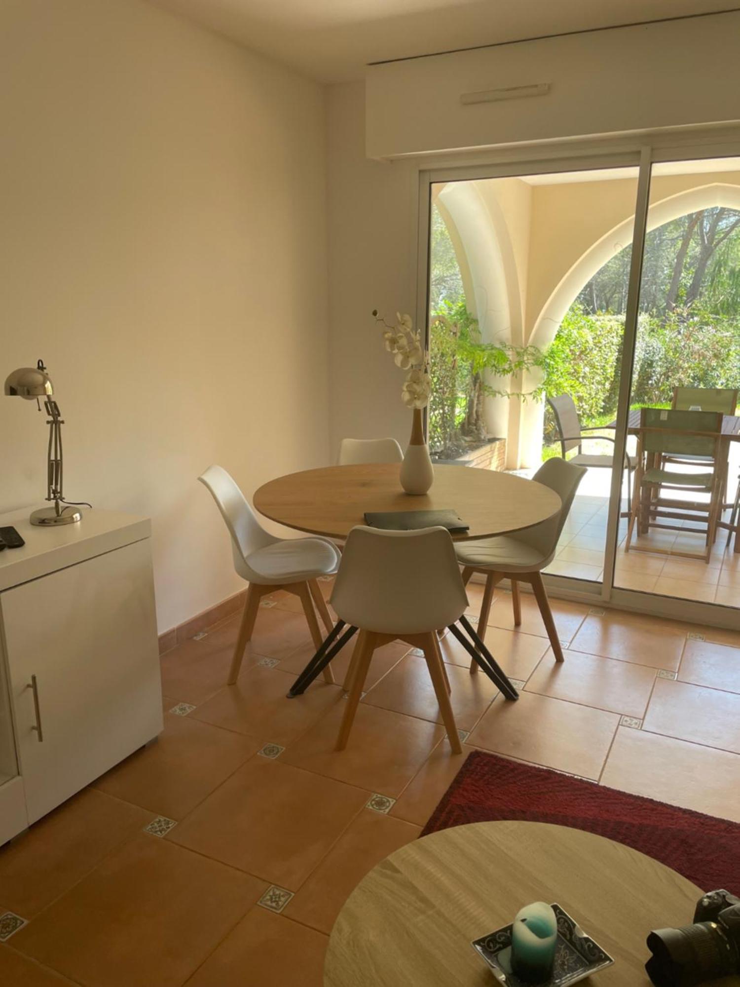 2 Pieces Saint Raphael Renove, Classe 4 Etoiles, 100 M Plages, Piscine, Tennis, Parc, Terrasse, Jardin Privatif Exterior photo