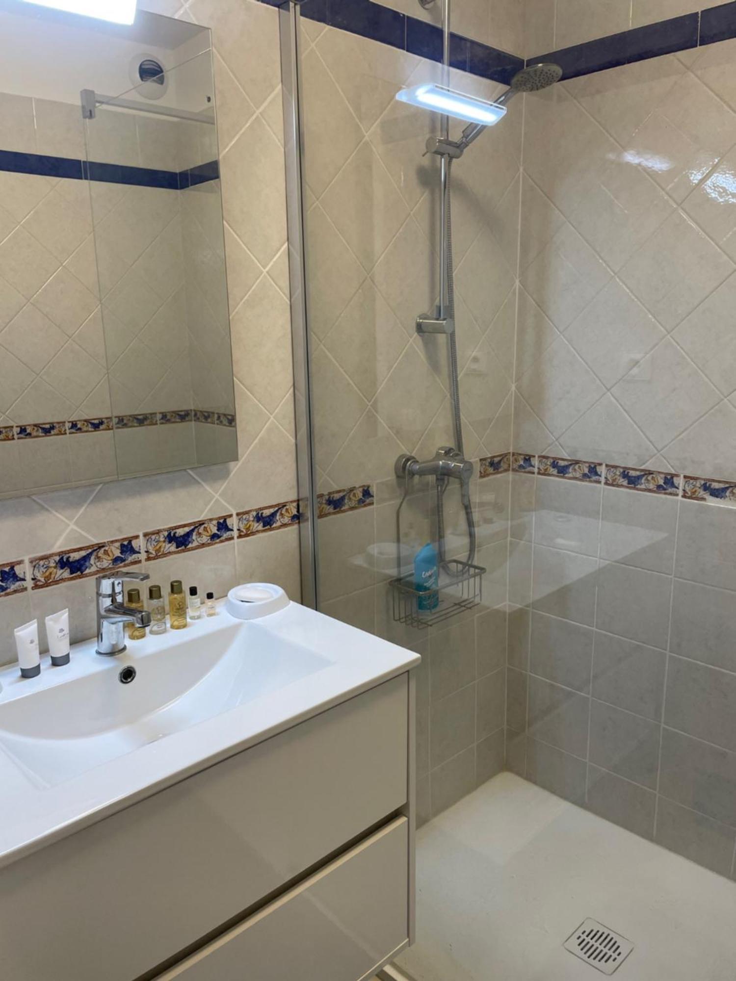 2 Pieces Saint Raphael Renove, Classe 4 Etoiles, 100 M Plages, Piscine, Tennis, Parc, Terrasse, Jardin Privatif Exterior photo