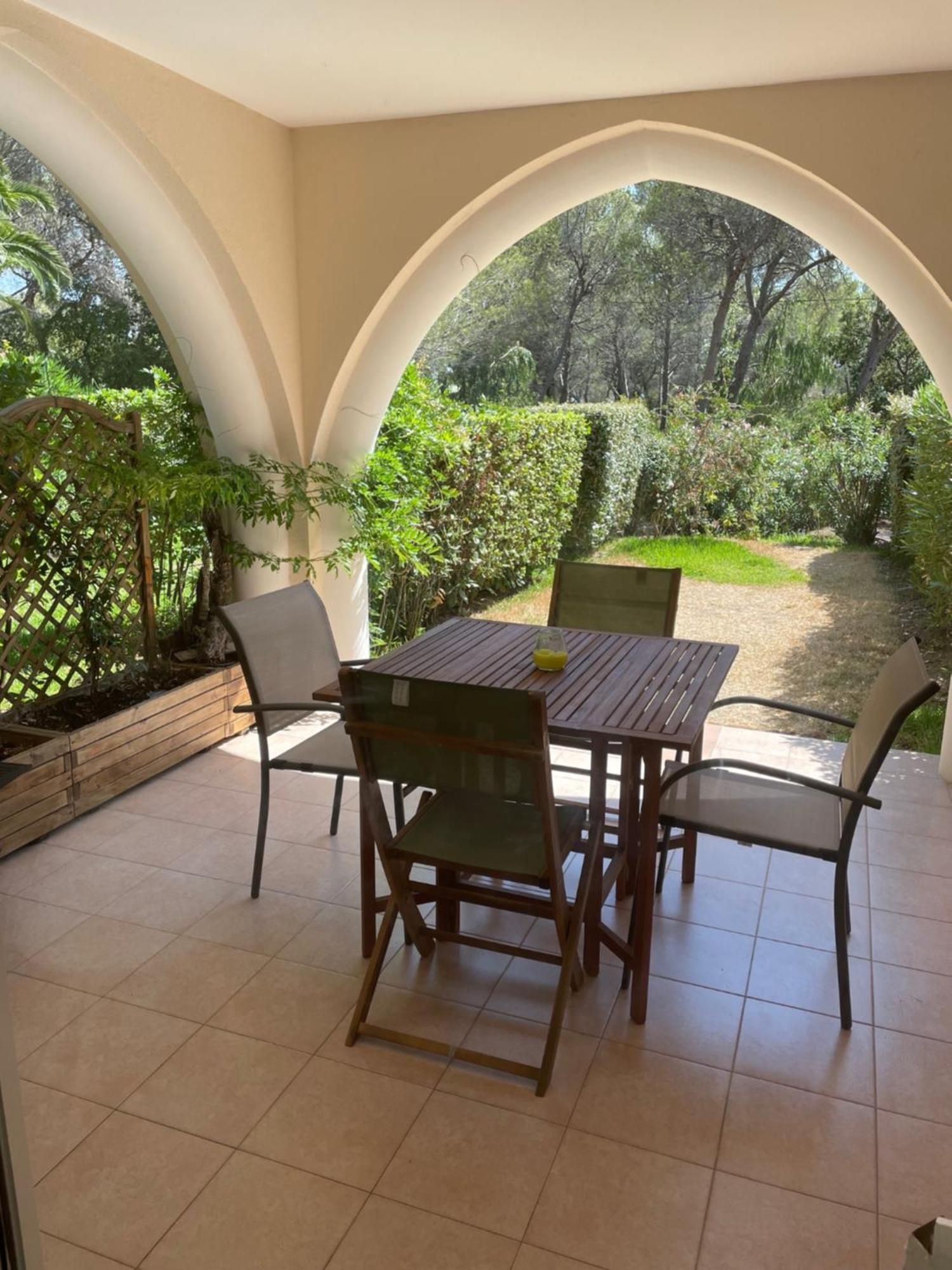 2 Pieces Saint Raphael Renove, Classe 4 Etoiles, 100 M Plages, Piscine, Tennis, Parc, Terrasse, Jardin Privatif Exterior photo