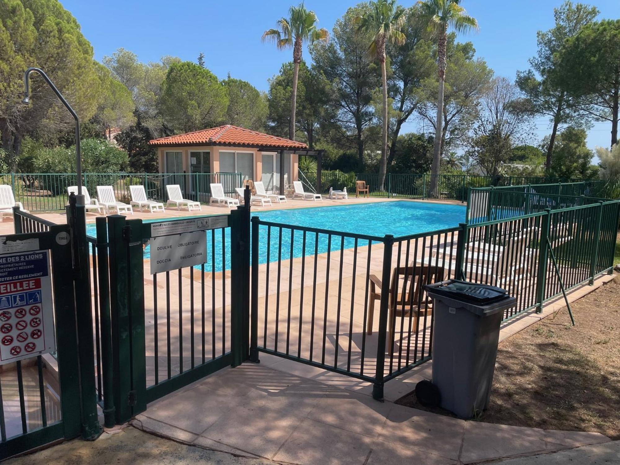 2 Pieces Saint Raphael Renove, Classe 4 Etoiles, 100 M Plages, Piscine, Tennis, Parc, Terrasse, Jardin Privatif Exterior photo