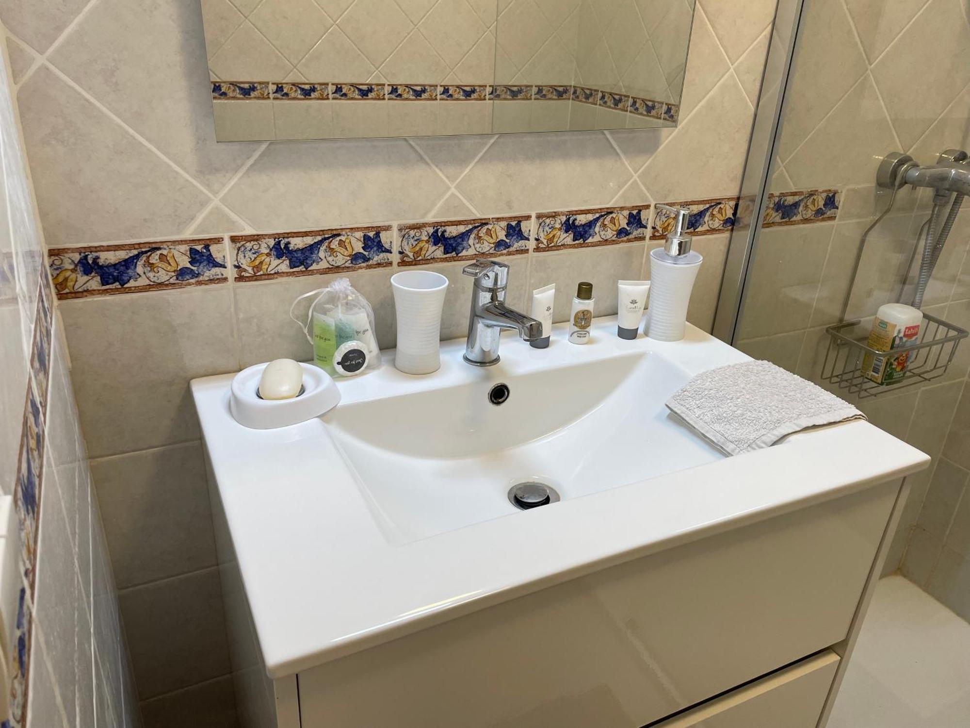 2 Pieces Saint Raphael Renove, Classe 4 Etoiles, 100 M Plages, Piscine, Tennis, Parc, Terrasse, Jardin Privatif Exterior photo