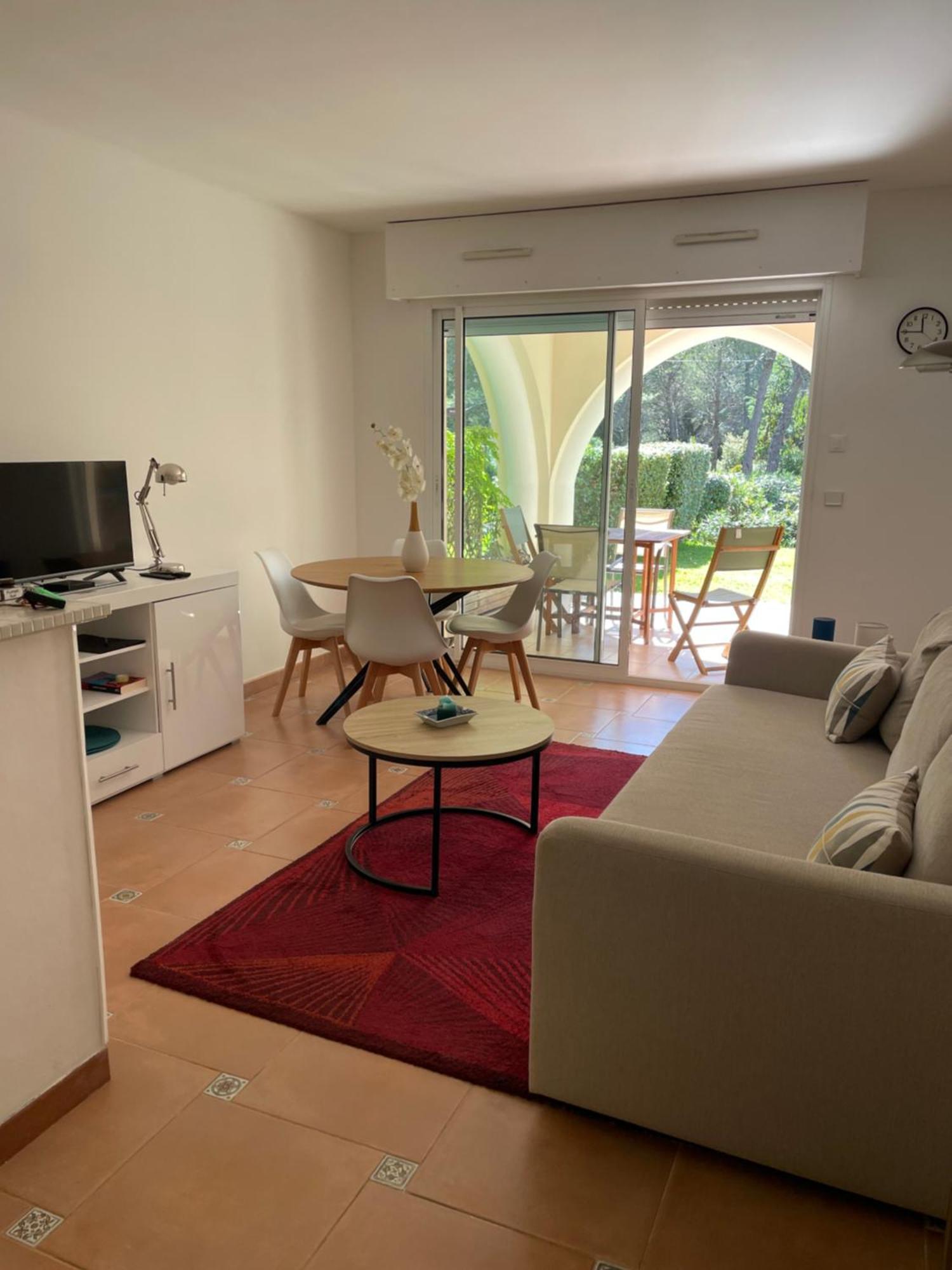 2 Pieces Saint Raphael Renove, Classe 4 Etoiles, 100 M Plages, Piscine, Tennis, Parc, Terrasse, Jardin Privatif Exterior photo